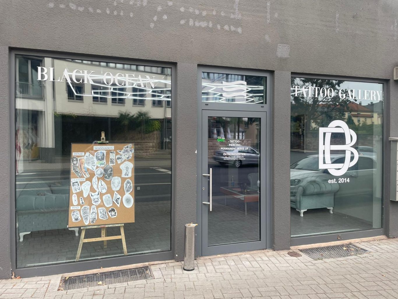 Eingang zu unserem Gemeinschaftsstudio in der Black Ocean Gallery